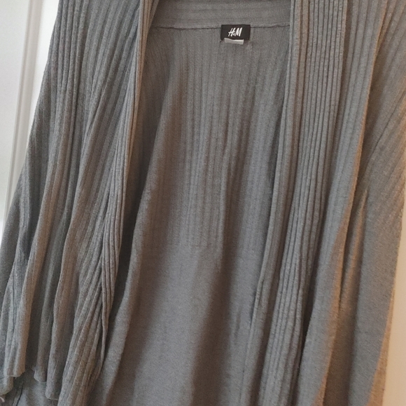 🩷H&M Grey Ribbed Cardigan ~ Size L - Picture 2 of 4